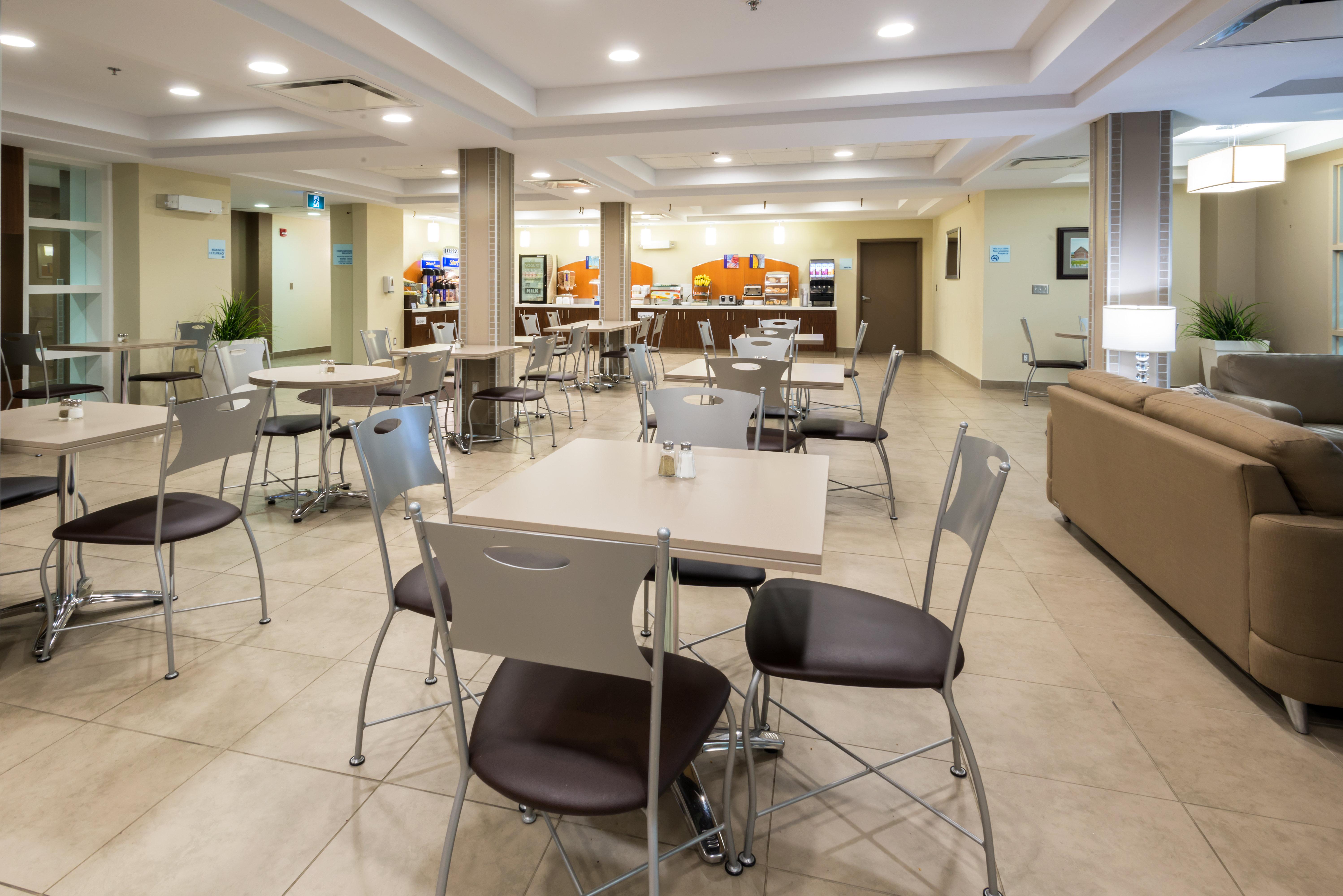 Holiday Inn Express Deer Lake, An Ihg Hotel Ngoại thất bức ảnh